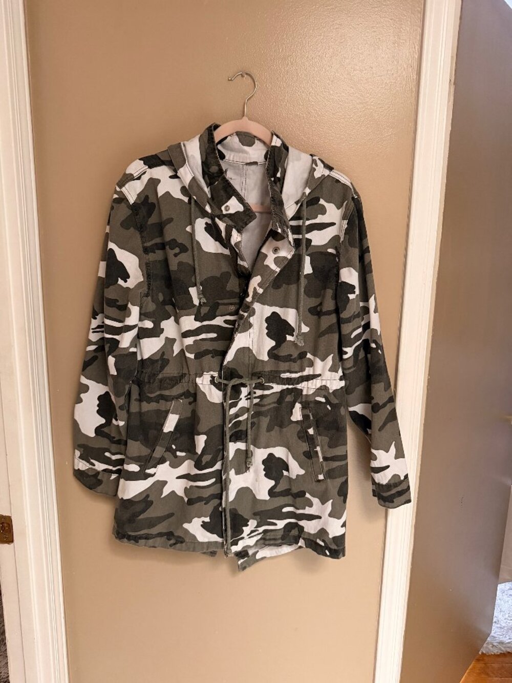 Fashion Nova Camo Jacket M